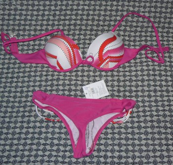 Купальник новый с этикетками р.40-42 (жесткая чашка но без пуш-ап) трусики стринги -350р