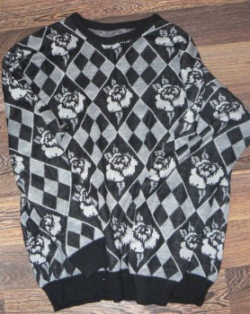 Свитер б/у в розочку р.44-46