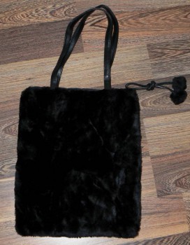 Сумка новая искусственный мех новая -250р