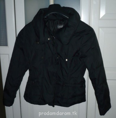 куртка OGGI, приталенная, 2 кармана на молнии, застегивается на молнии и кнопках.