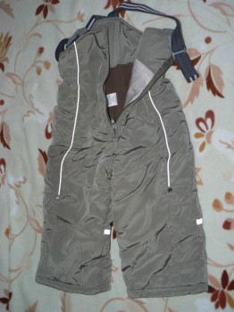 Полукомбинезон зимний теплый состояние нового без потёртостей попа флисовая р.74-80-86 манжеты от ветра и снега, молния, регулируемые лямки.